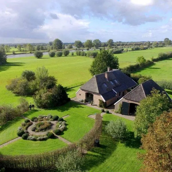 The nicest farmhouse in Holland!, hotel i Deventer