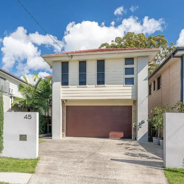 Large house 7 mins from Airport, hotel Brisbane-ben