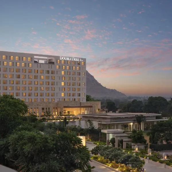 DoubleTree By Hilton Jaipur Amer, khách sạn ở Chandwaji