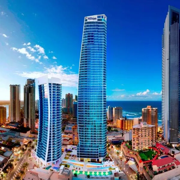 Hilton Surfers Paradise Hotel & Residences, хотел в Гоулд Коуст