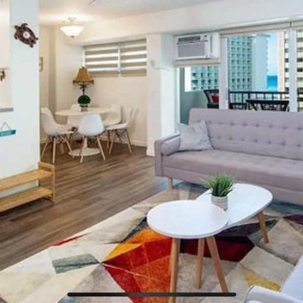 WELLCOME TO LOVELY CONDO 2 BEDS 2 BATHS FREE PARKING IN WAIKIKI BEACH, hotel v destinácii Honolulu