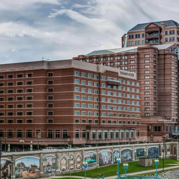 Embassy Suites Cincinnati - RiverCenter, hotel din Covington