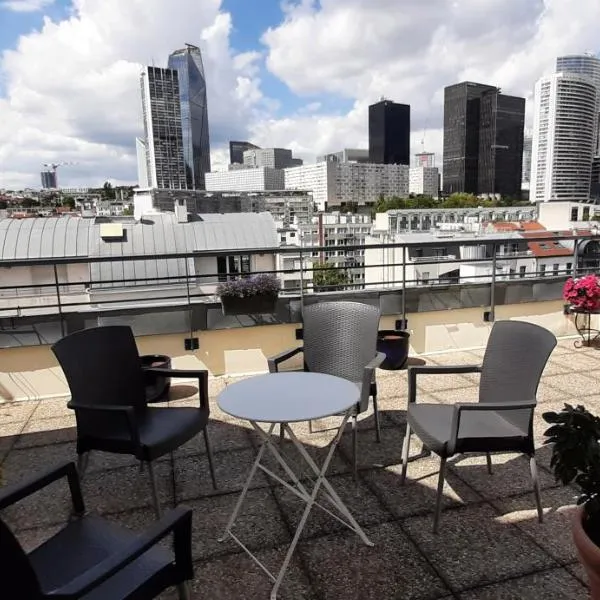 Appartement avec Terrasse à Puteaux 92, hotel din Puteaux