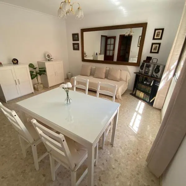 Apartamento Familiar En Barrio Reina Victoria, hotel em Huelva