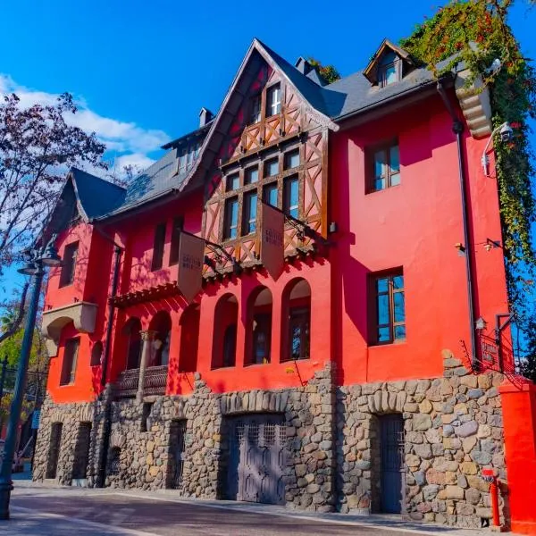 Hotel Boutique Castillo Rojo โรงแรมในSantiago