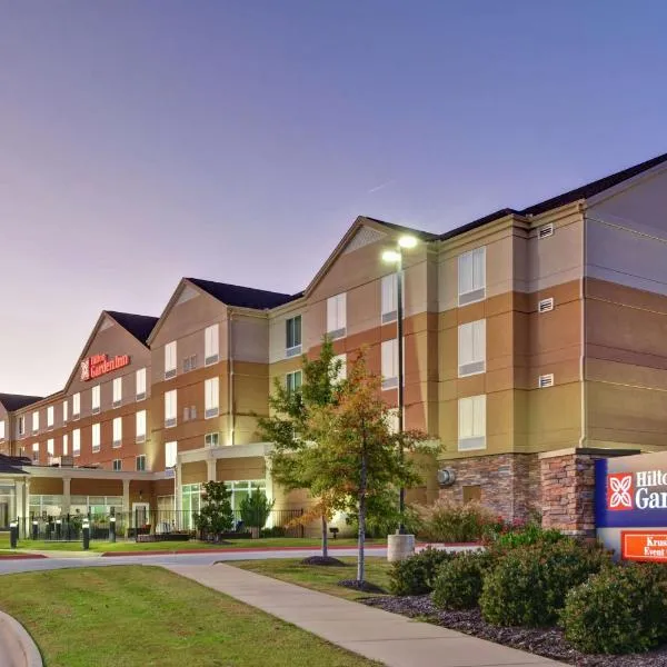 Hilton Garden Inn and Fayetteville Convention Center โรงแรมในเฟย์เอตต์วิลล์