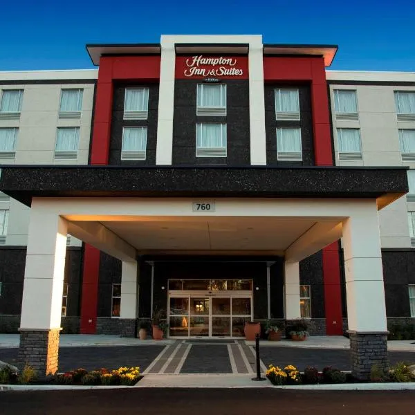 Hampton Inn & Suites by Hilton Thunder Bay، فندق في ثاندر باي