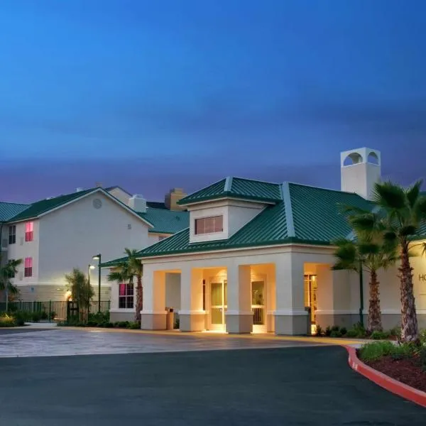 Homewood Suites by Hilton Sacramento Airport-Natomas: Sacramento'da bir otel