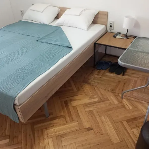 Airport MD rooms, ξενοδοχείο στο Βελιγράδι