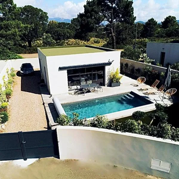 Villa piscine à 1km plage proche porto vecchio, hótel í Favone