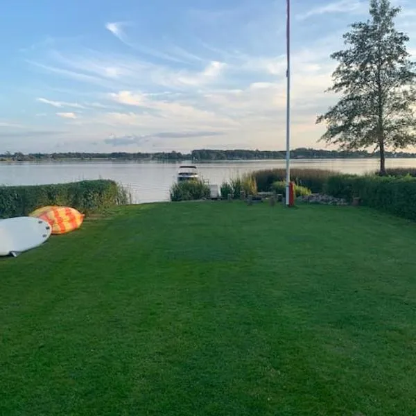 Huset ved søen tæt på Herning og MCH og boxen 90 m2, hótel í Sunds