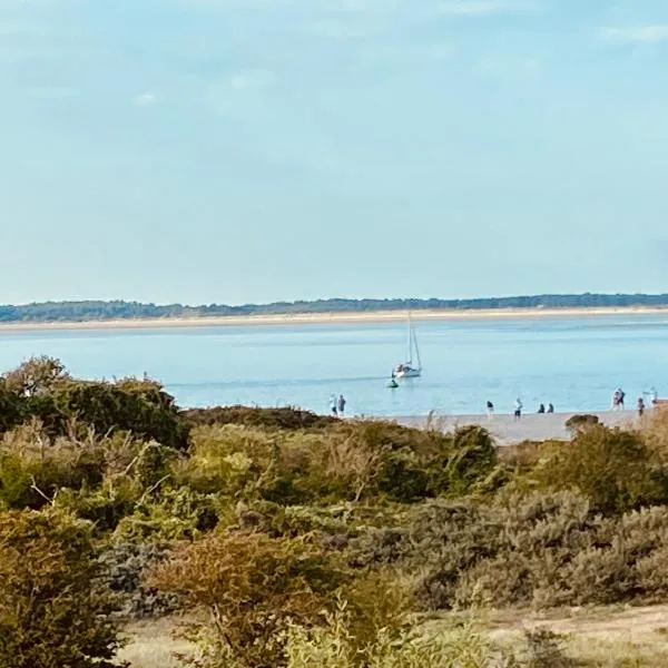 Le Gîte du Phare vue sur mer、カイユー・シュル・メールのホテル