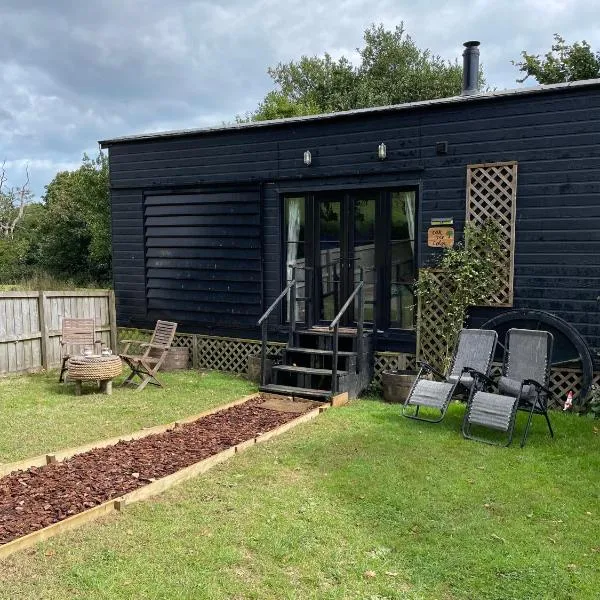 Oak Tree Lodge: Unique 2 level Shepherd's Hut: Dartmouth, hotel di Torquay