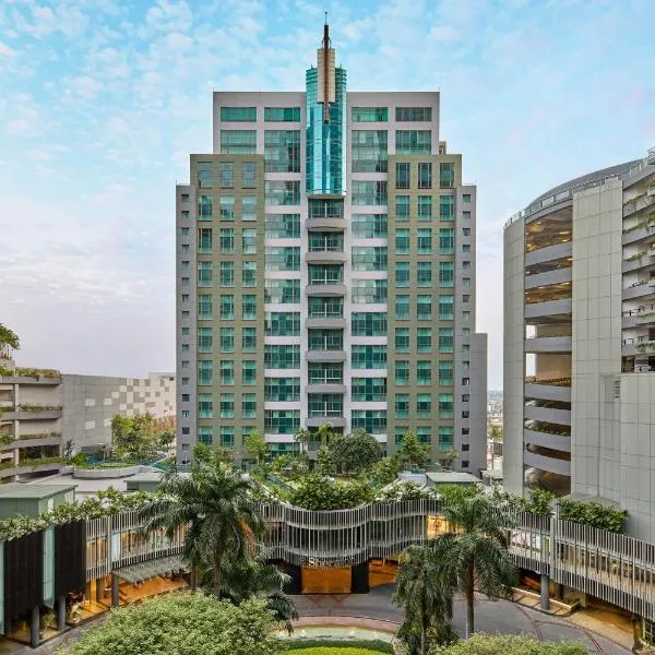 Sheraton Surabaya Hotel & Towers, hotel in Surabaya