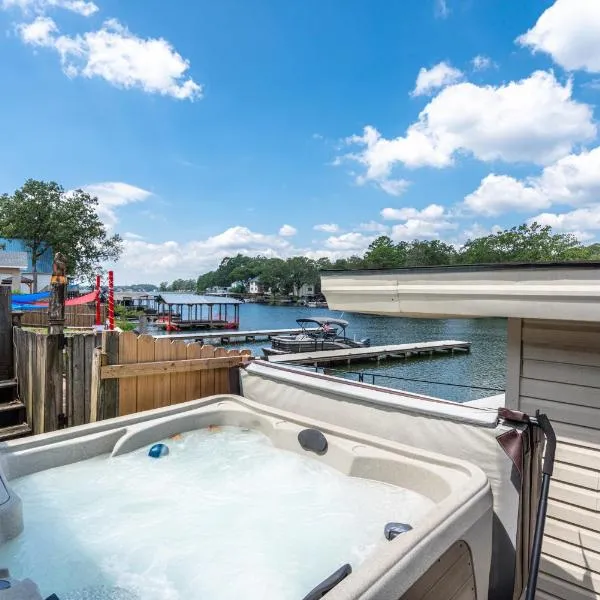 Lake Cottage w/ Hot Tub By Oaklawn & National Park, hotel in Hot Springs