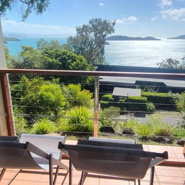 Luxury Couples Retreat Hamilton Island with Buggy, khách sạn ở Đảo Hamilton