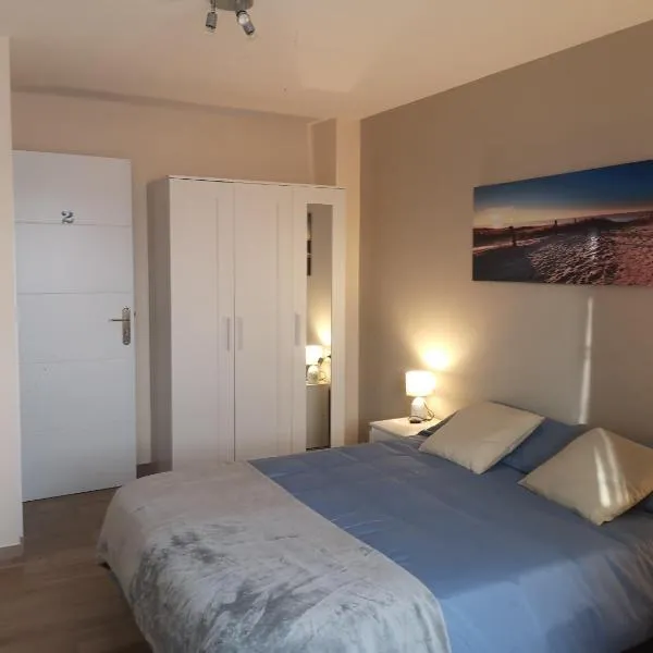 Hostal Mari, alquiler habitación privada en hostal, 6 habitaciones cerca de la universidad y aeropuerto Norte, 3 baños compartidos, hotel v destinaci Santa Cruz de Tenerife