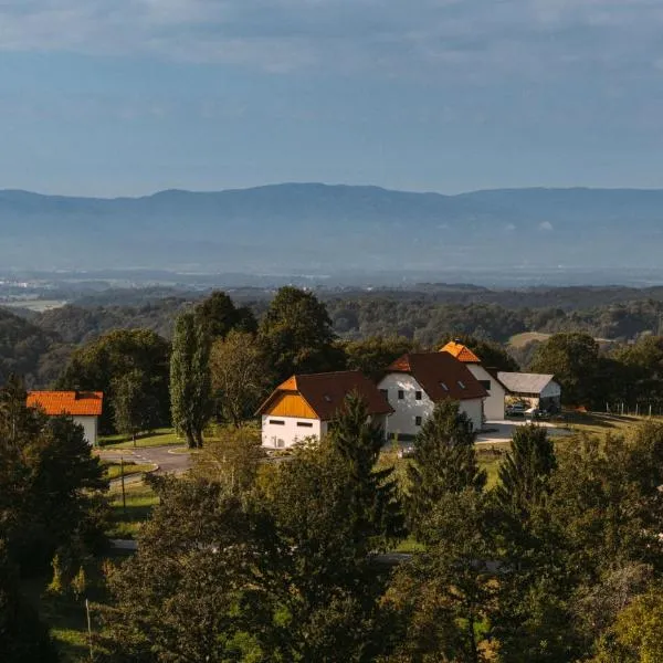 Hiša na Ravnah, hotell i Podčetrtek