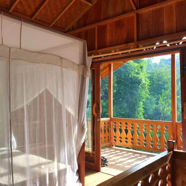 Rambai Tree Jungle Lodges, hotel en Bukit Lawang