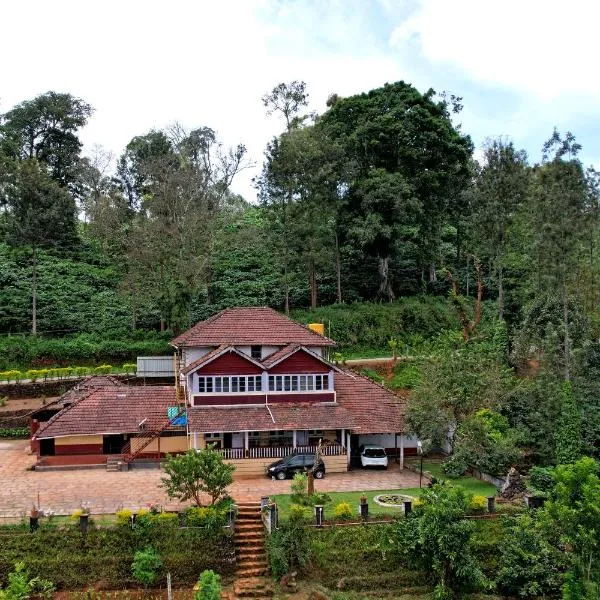 Balekhan Homestay - Heritage & Mountain View, отель в городе Kalasa