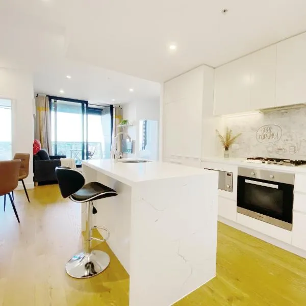 Cozy 2B2B Apartment with Free Parking & Penthouse Pool, Hotel in Glen Waverley