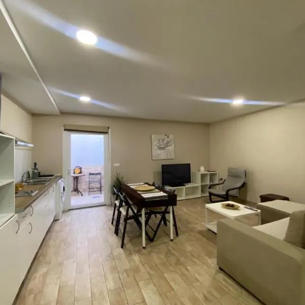 Apartamentos Albeniz，阿爾赫西拉斯的飯店