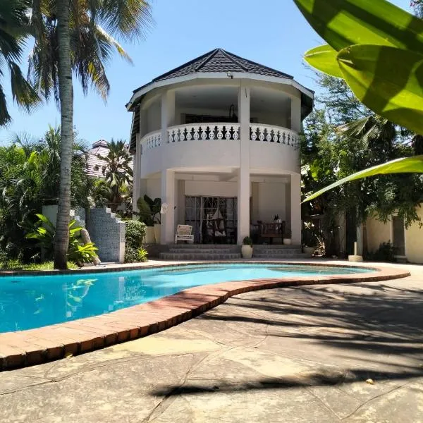 Diani Hideaway Beach Villa, хотел в Galu