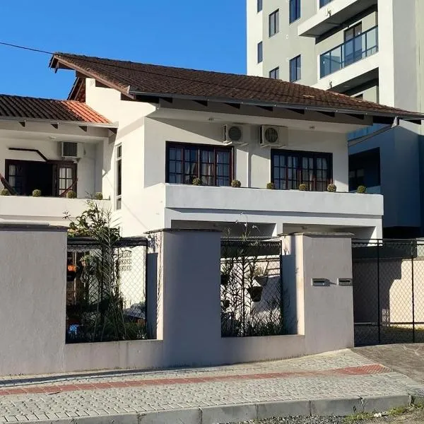 RCM Vilas - Casa confortável 1, hotel u gradu Žoinvil