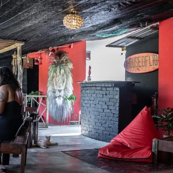 House of Lion Hostel, hotel di Pantai Cenang