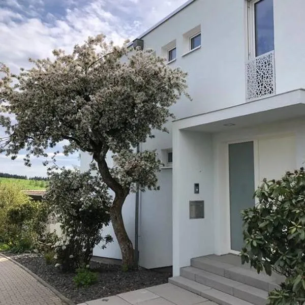 Ruhiges WG-Appartment in Einfamilienhaus, hotel v destinácii Niedernhausen