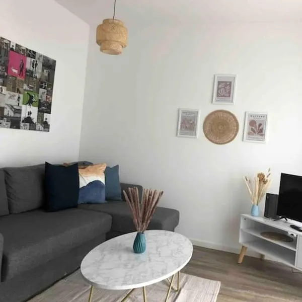 Moderne Neue 2 Zimmer Wohnung, hotel sa Elmshorn