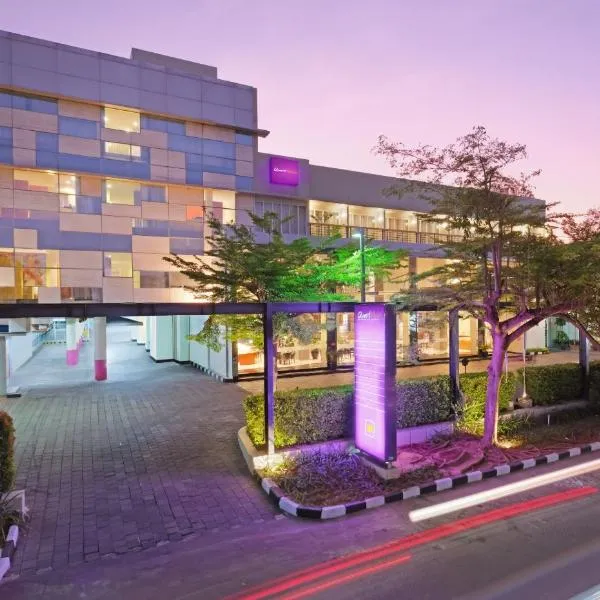 Quest Hotel Simpang Lima - Semarang by ASTON, hotel v mestu Semarang