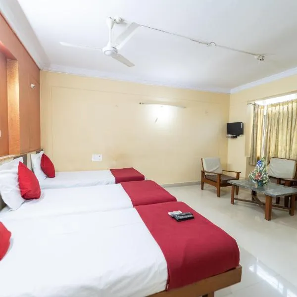 Hotel Surya Residency Majestic, hotel v mestu Bangalore