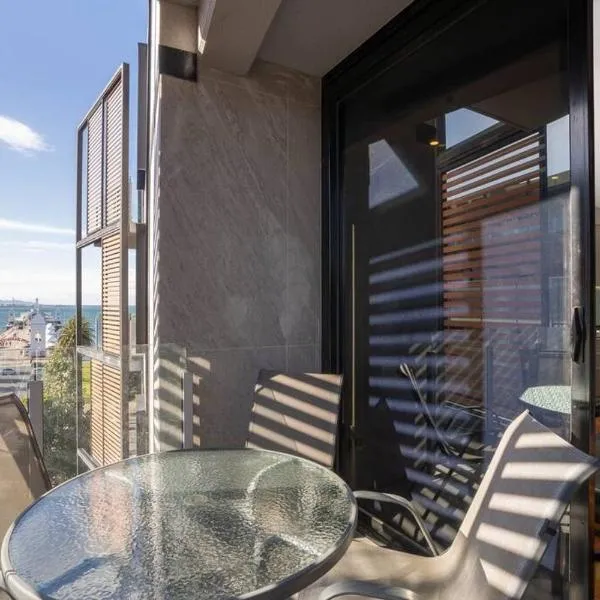 Beachfront Bliss: Luxury Living, hotel in Geelong