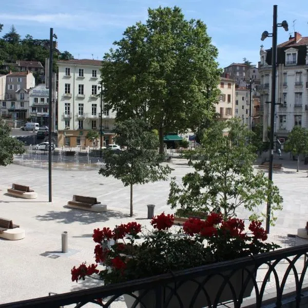 Hôtel du Midi, hotel u gradu 'Davézieux'