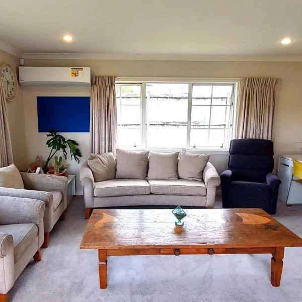 Pinehill Gem 2 Bedroom Unit、Mairangi Bayのホテル