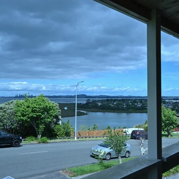 Auckland Sea&SkyTower view Homestay with free Netflix, Parking，位于奥克兰的酒店