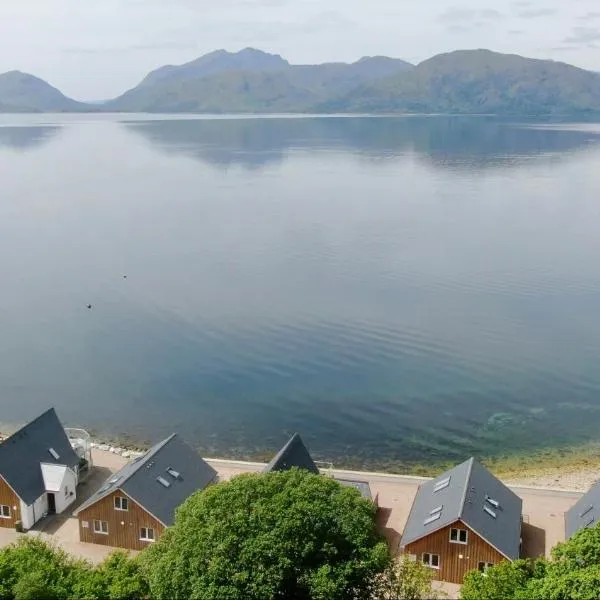 Beach Houses with Hot Tubs，位于格伦科的酒店