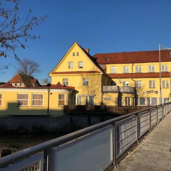 Gästezimmer zur Brücke, hotel sa Regen