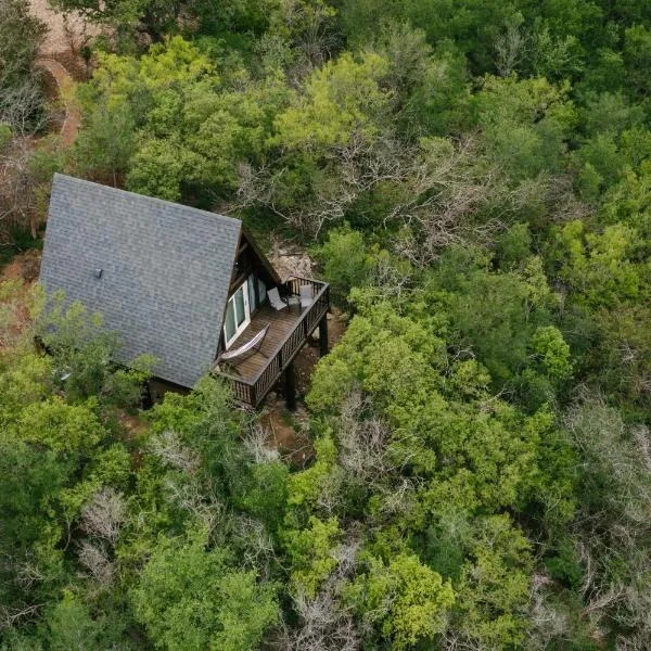 The Maverick: A-Frame w/ Hammock and Tree Top View, hotel din New Braunfels