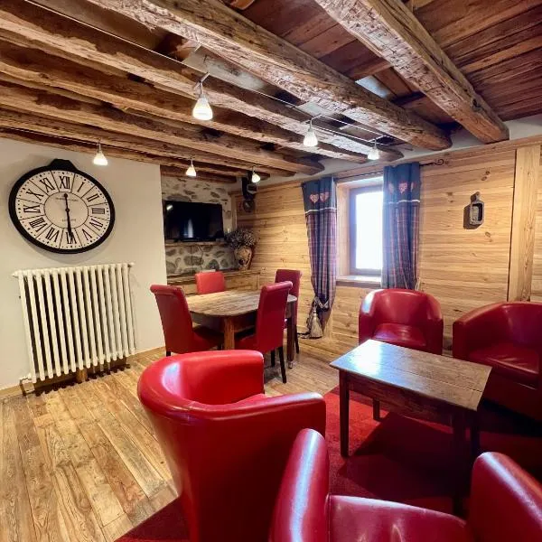 Appartement Esprit Chalet 71m², hotell i Briançon