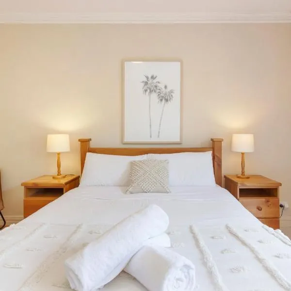 Pakenham Hideaway - Apartment in Central Fremantle, отель Fremantle