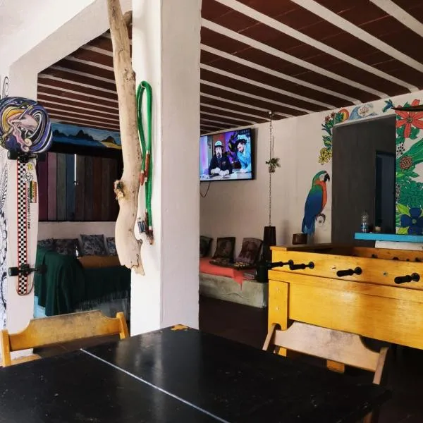 Raizes Surf and Bar Hostel, khách sạn ở Búzios