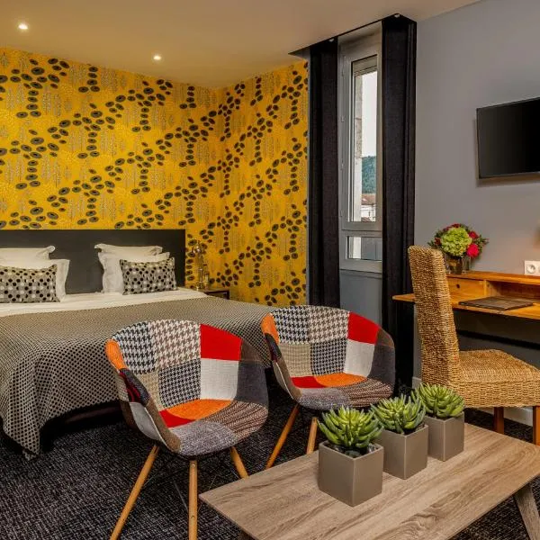 Le Nouvel Hôtel: Oyonnax şehrinde bir otel