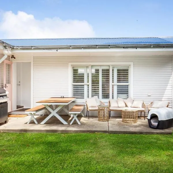 Fleur de Chalet - Pet Friendly - 10 Mins Walk to Beach, hotel in Nowra