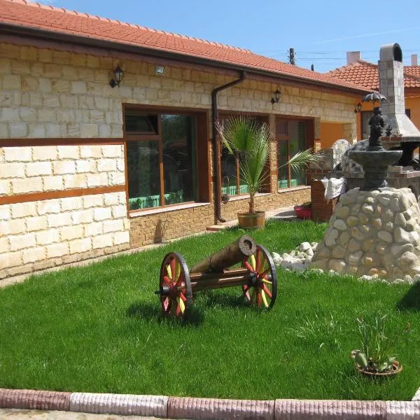 Albena Guest House, מלון בEzerets