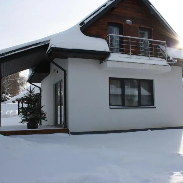 Panskiemisie Domki Całoroczne sauna jacuzzi, hotel v destinácii Wetlina