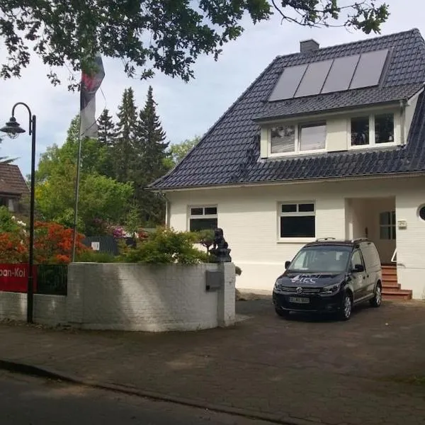 Stadtnahe Familienvilla, hotel din Henstedt-Ulzburg