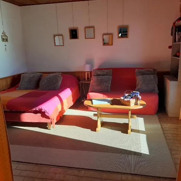 Studio sympa avec terrasse , maxi 4 pers.Briançon, hotel a Briançon