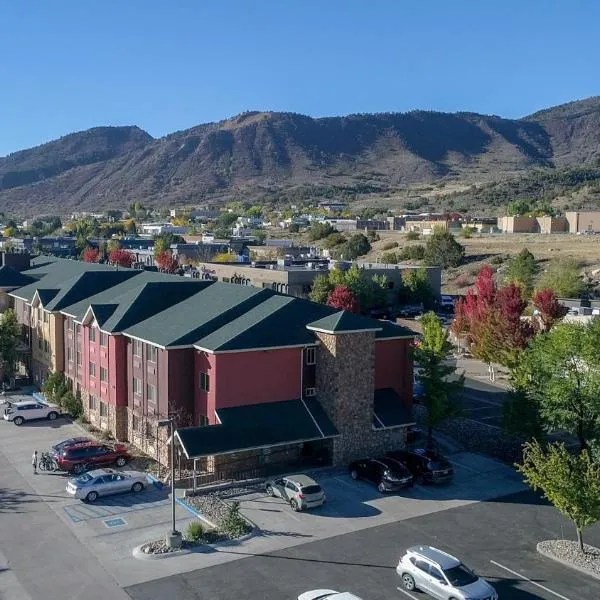 Comfort Inn & Suites Durango، فندق في دورانجو